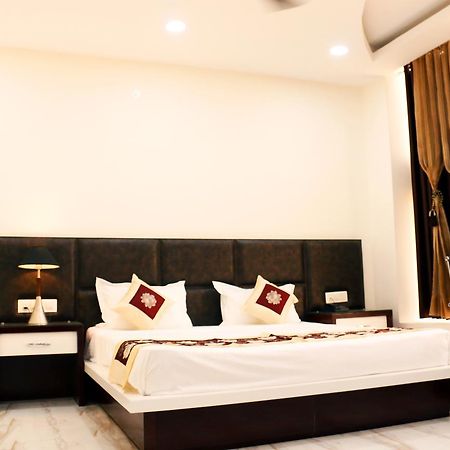 Hotel Neelam Moga Ludhiana Dış mekan fotoğraf