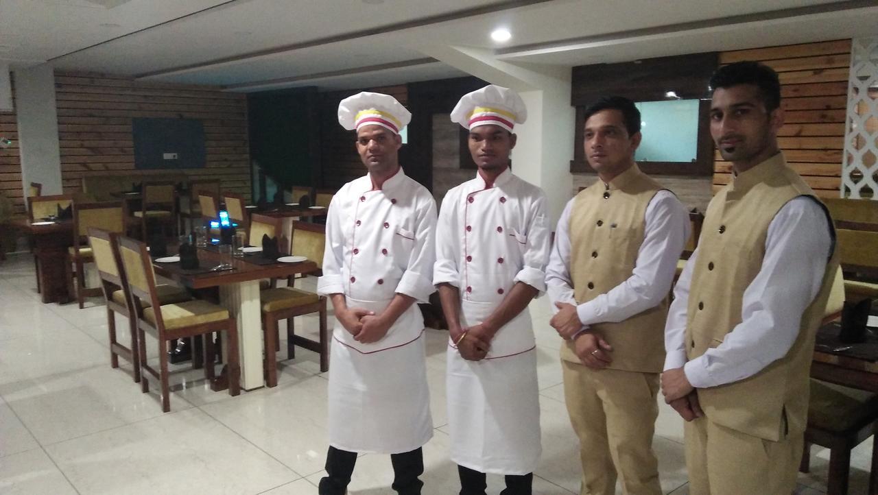 Hotel Neelam Moga Ludhiana Dış mekan fotoğraf