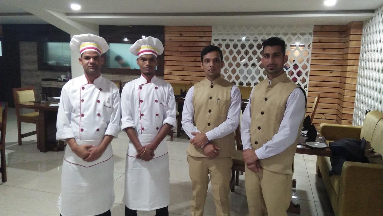 Hotel Neelam Moga Ludhiana Dış mekan fotoğraf
