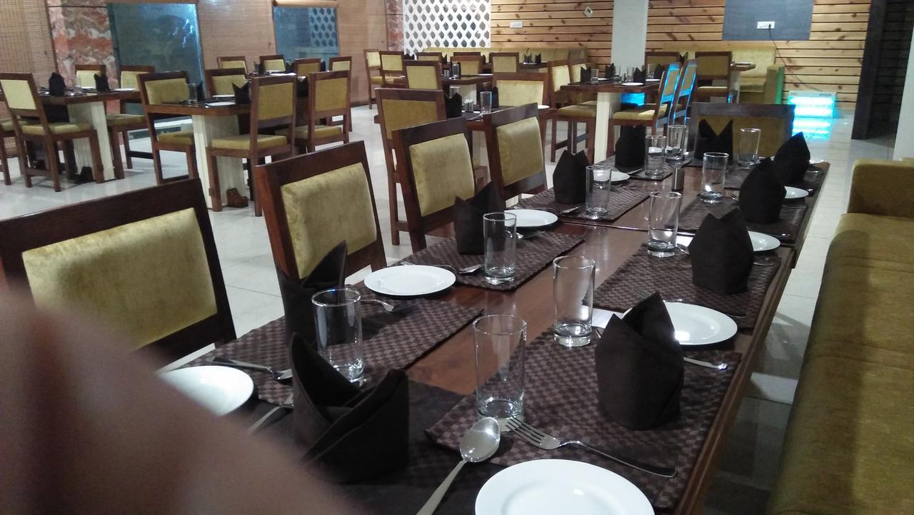 Hotel Neelam Moga Ludhiana Dış mekan fotoğraf