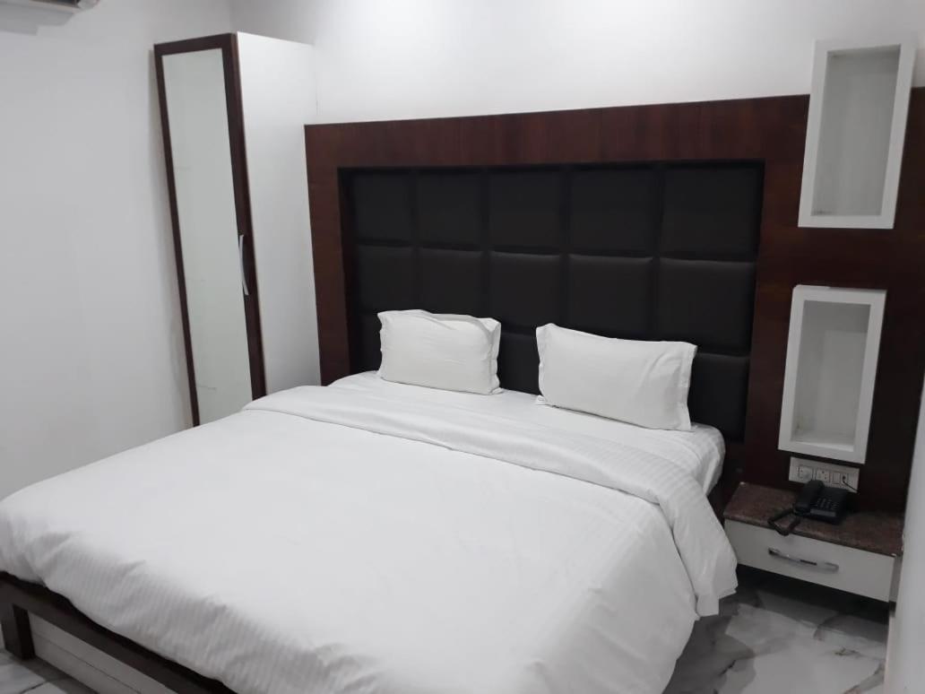 Hotel Neelam Moga Ludhiana Dış mekan fotoğraf