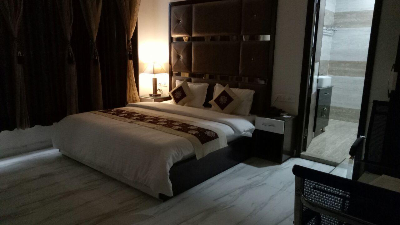 Hotel Neelam Moga Ludhiana Dış mekan fotoğraf